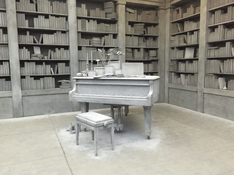 Hans Op de Beeck, The Collector’s House, detail piano